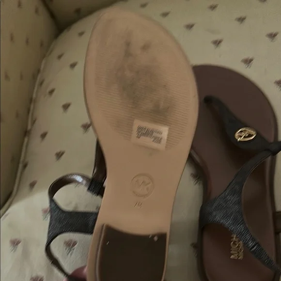 Michael Kors Black Leather T-Strap Sandals - Picture 3 of 3